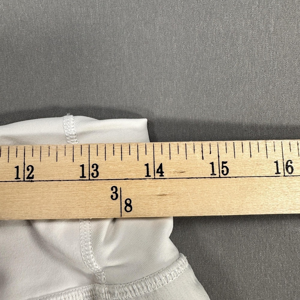 Lululemon Shorts Womens 4 White 2.5 Inseam Running Lined Zip Pocket Athletic - Picture 6 of 8